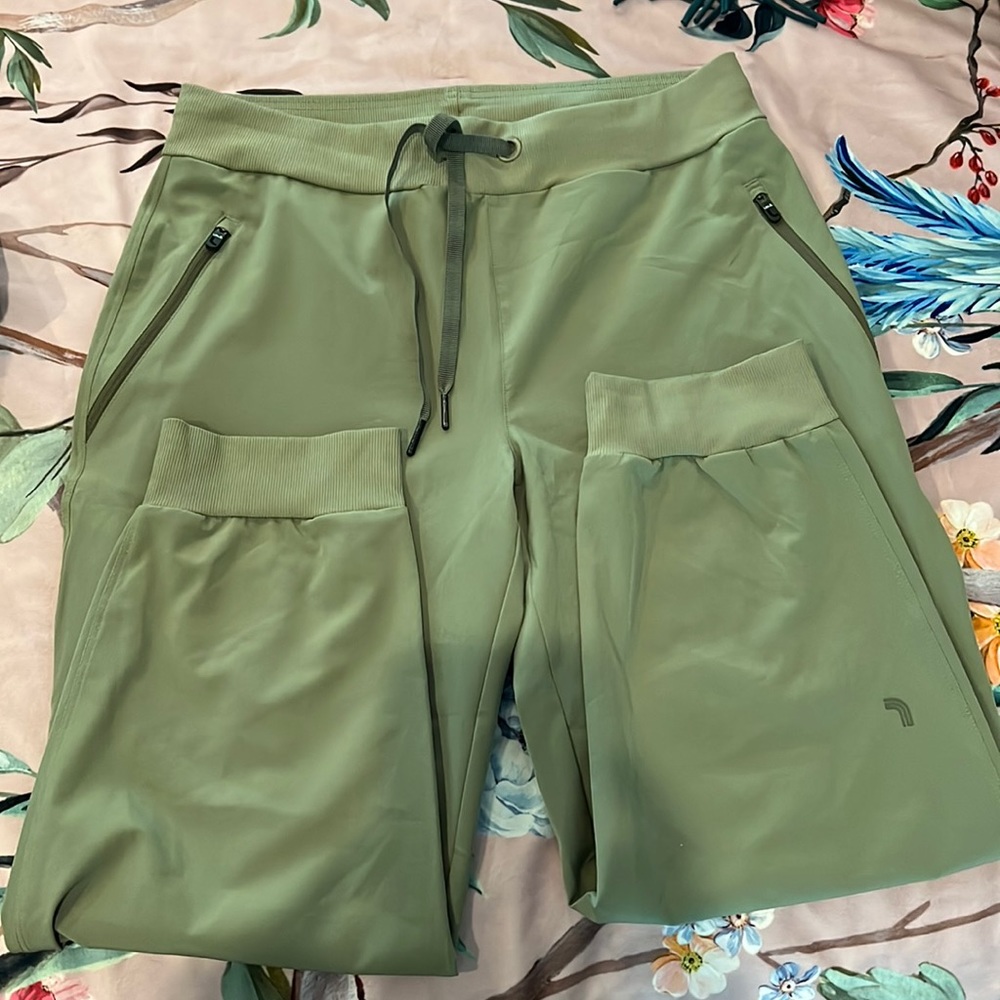 LOLE Olivie Crop Joggers